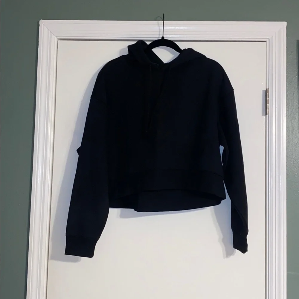 NWOT Wild Fable Black Cropped Hoodie - Picture 2 of 6